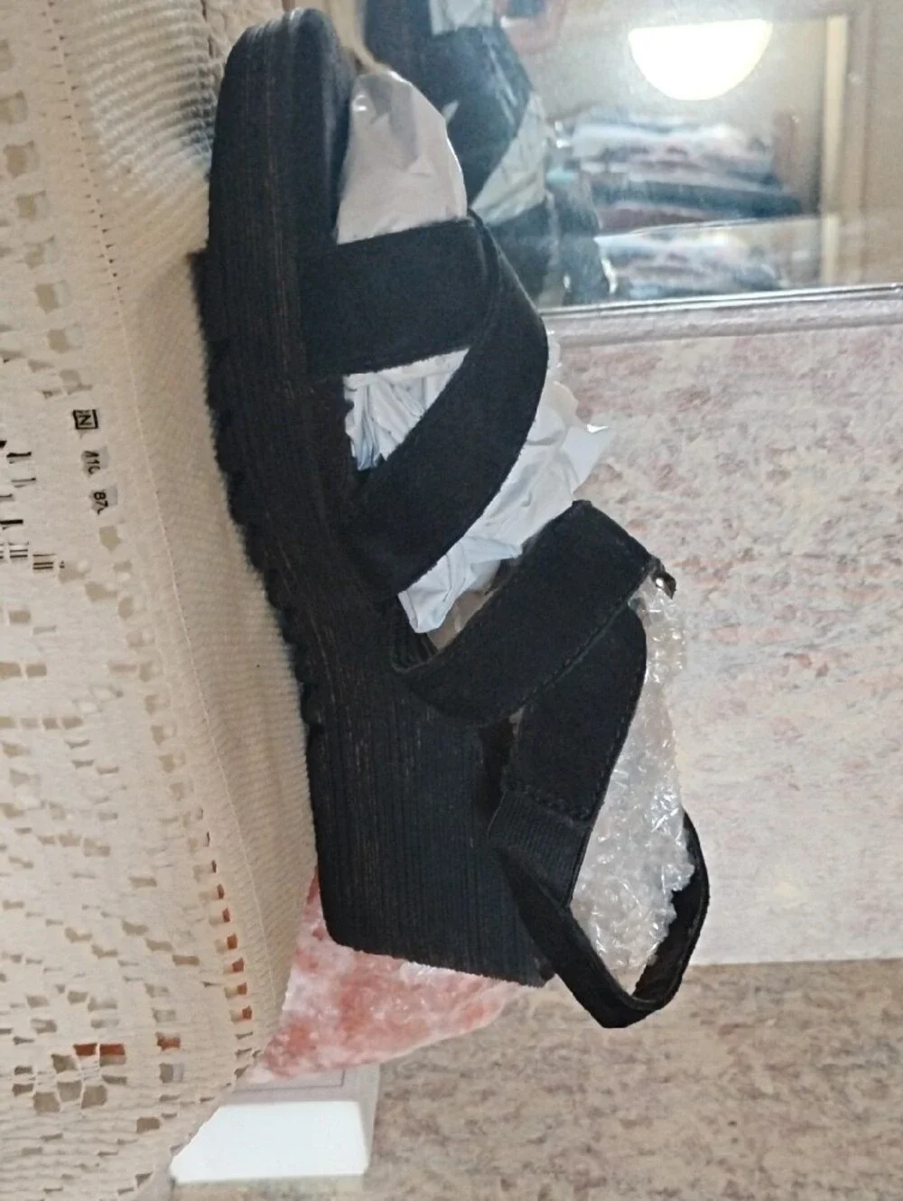 AEROSOLES classic black
